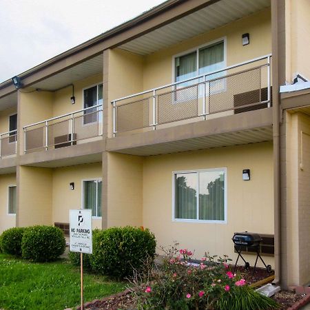 Rodeway Inn Zanesville Esterno foto