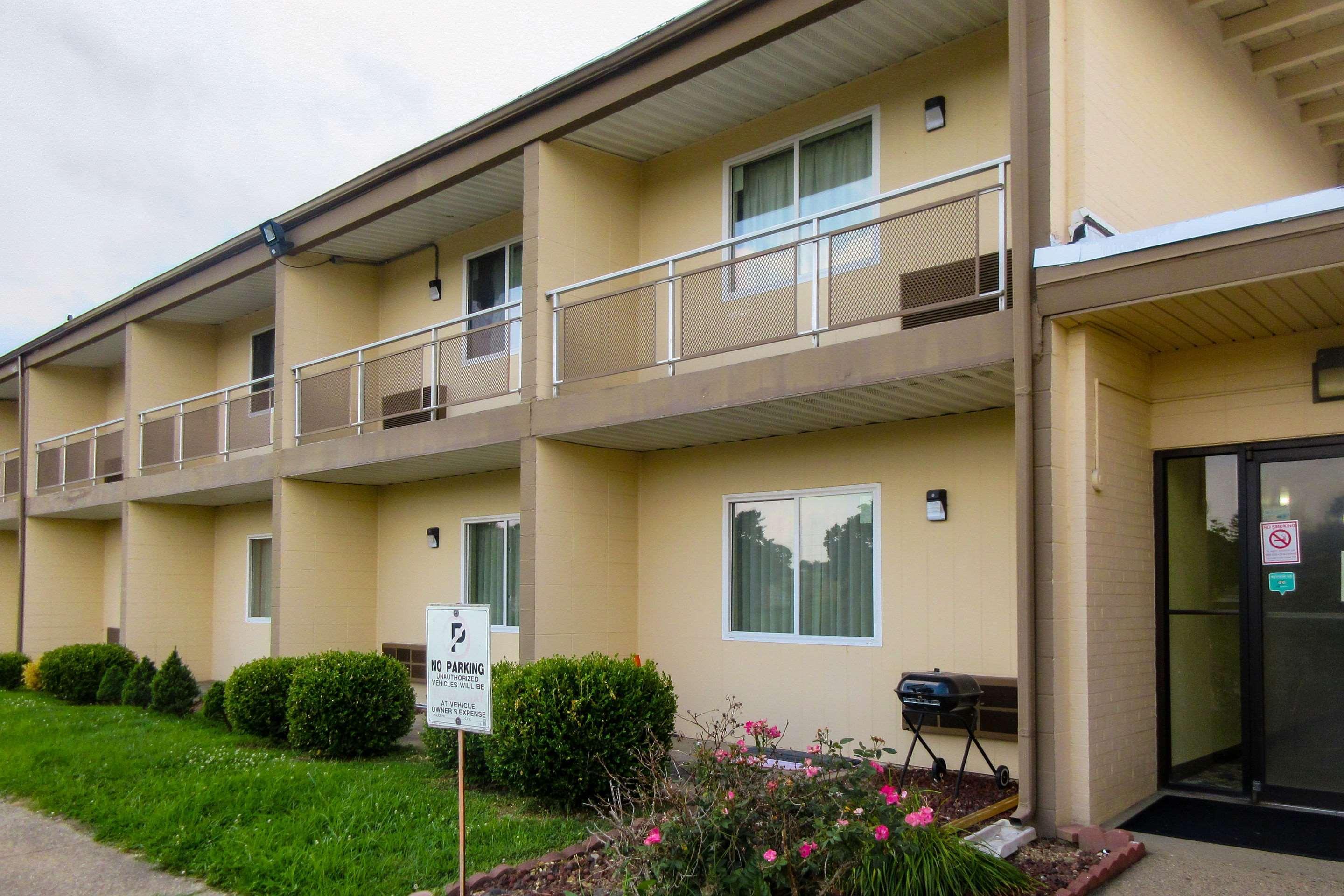 Rodeway Inn Zanesville Esterno foto