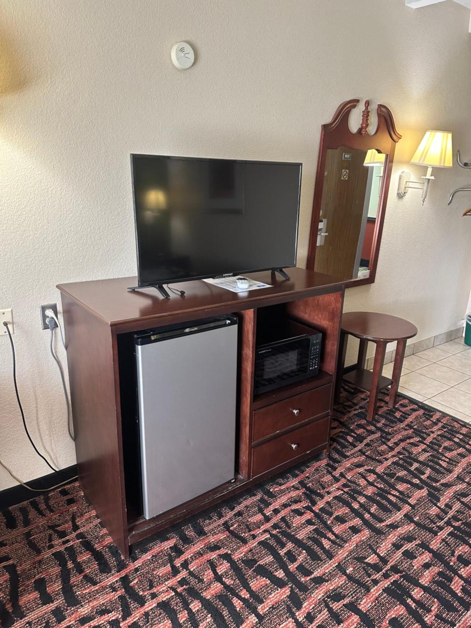Rodeway Inn Zanesville Esterno foto