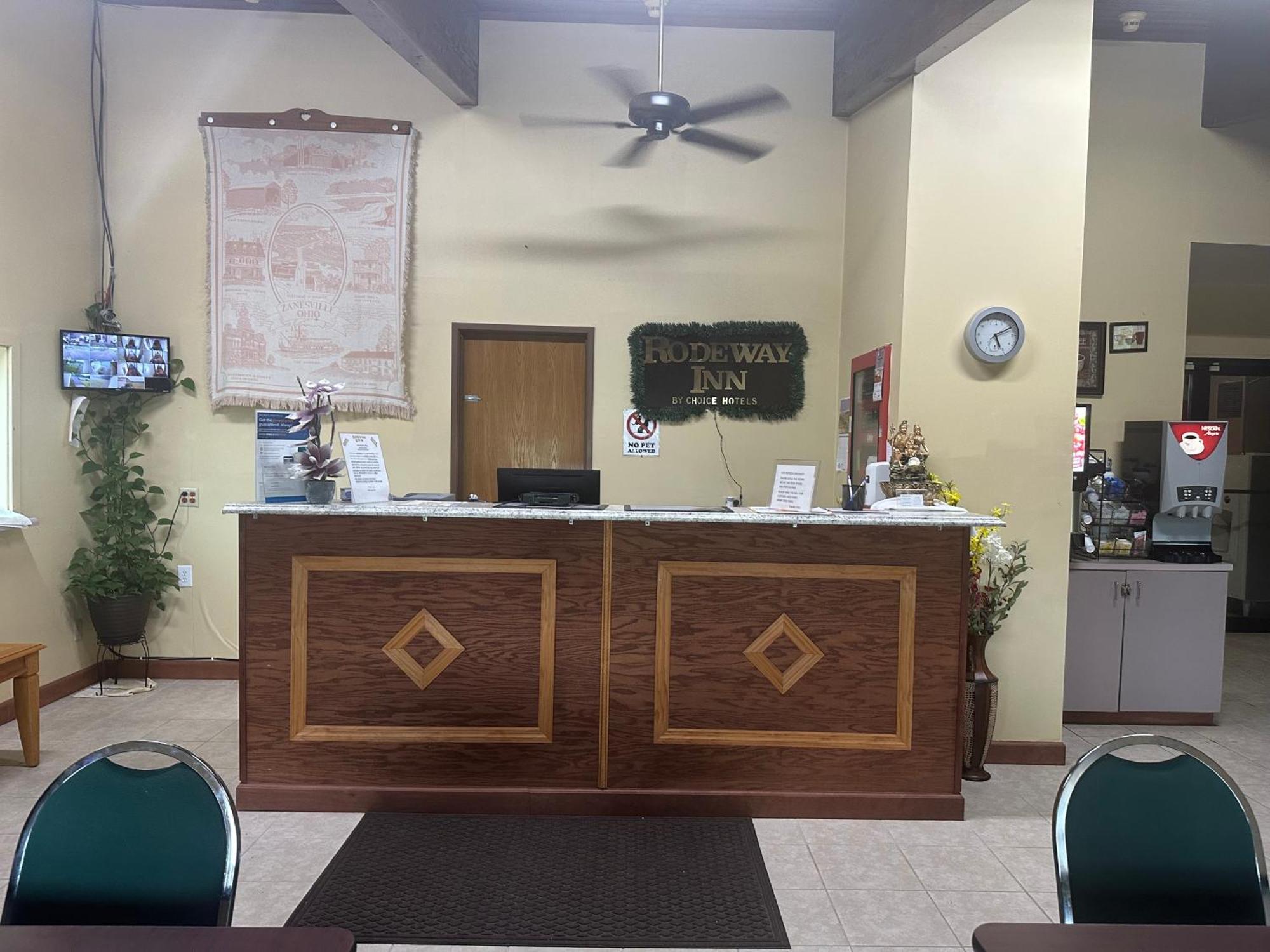 Rodeway Inn Zanesville Esterno foto